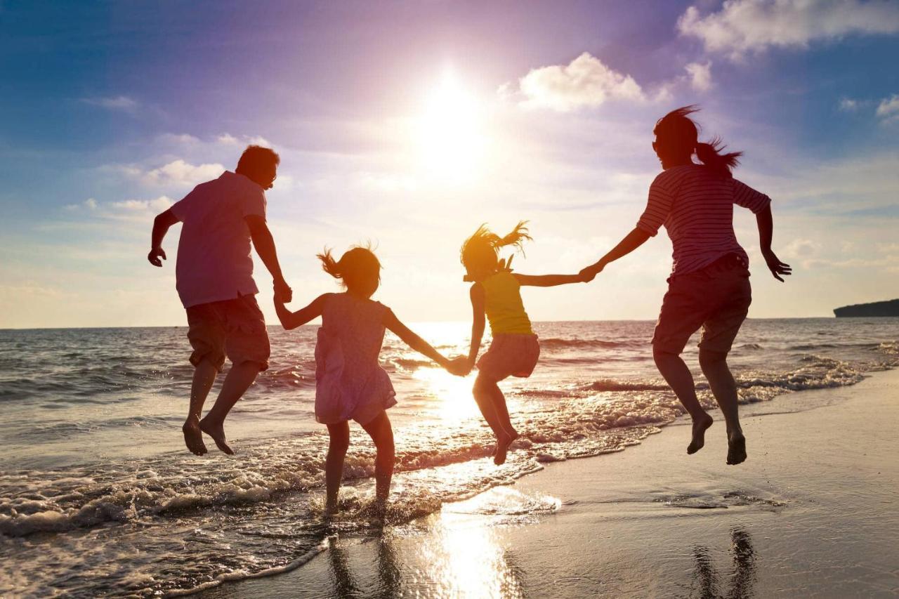 Oleholidays 226 Romana Playa Primera Linea De Mar Marbella